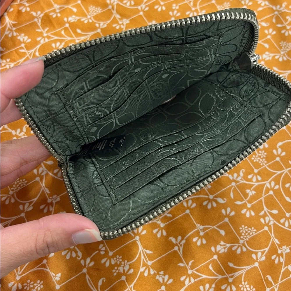 Fossil Olive Green Leather Wristlet - Picture 3 of 3